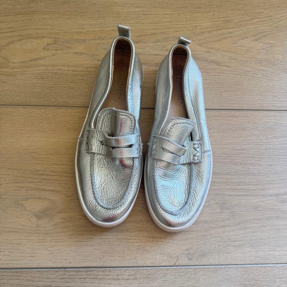 Vionic Uptown Silver Leather Loafers